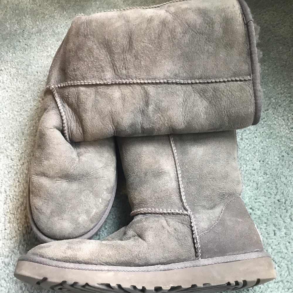 UGG classic gray tall boot